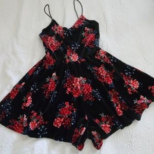 Juniors Velvet Flower Jumper